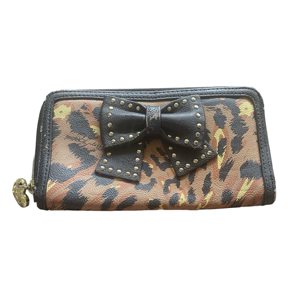 Betsey Johnson Studded Bow Leopard Print Zip Up Wallet w/ Gold Heart